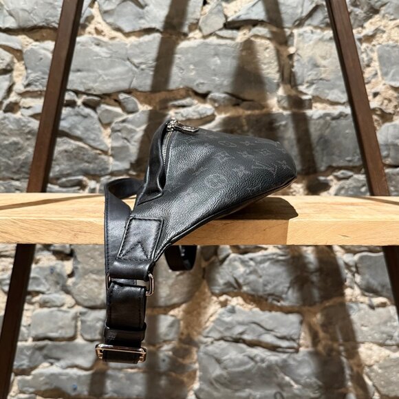 Louis Vuitton 2020 Black Eclipse Monogram Discovery Bumbag - Picture 5 of 15